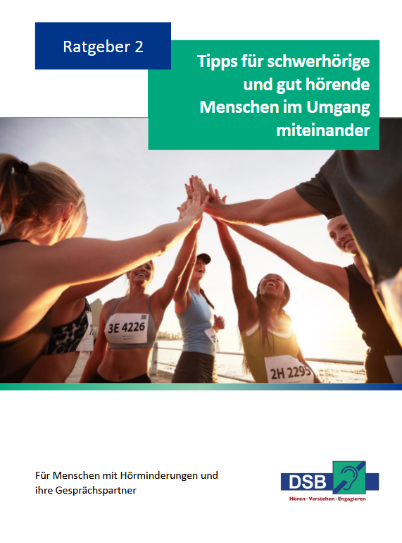 junge Menschen in Sportbekleidung die sich abklatschen