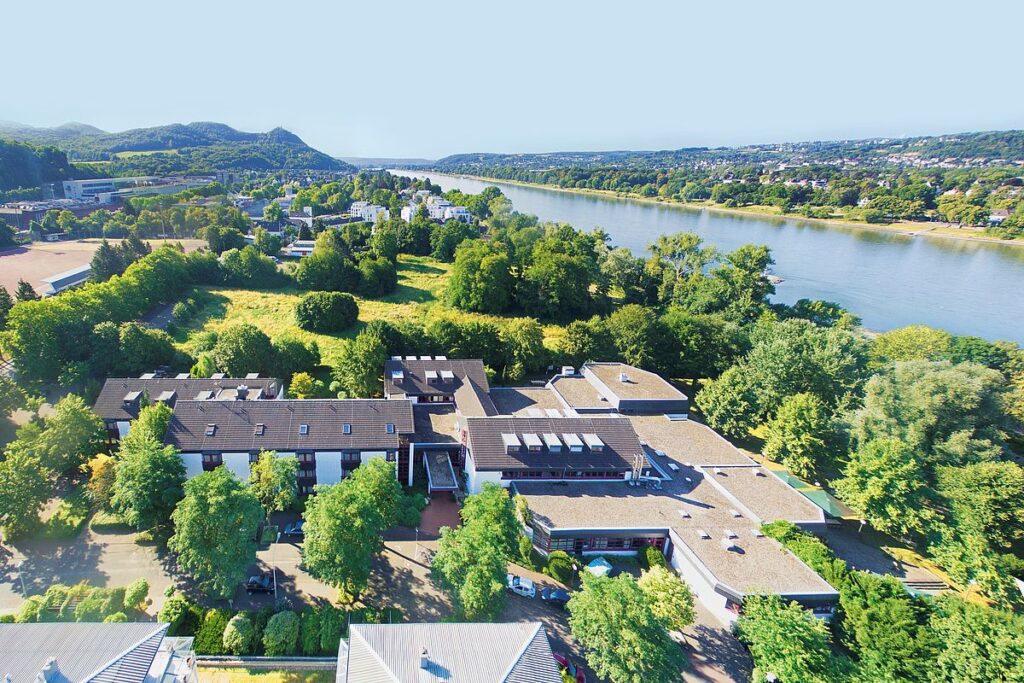 Luftansicht auf das Arbeitnehmer-Zentrum Königswinter (AZK)