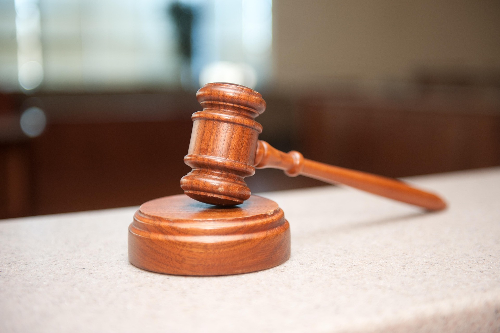 brauner Richterhammer oder auch Gavel genannt
