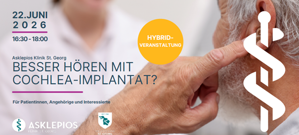 Hand zeigt auf Ohr eines älteren Mannes mit grauem Haar vor unscharfem Hintergrund mit Text zu einer Hybrid-Veranstaltung über Cochlea-Implantate am 22. Juni 2026 von 16:30 bis 18:00 Uhr