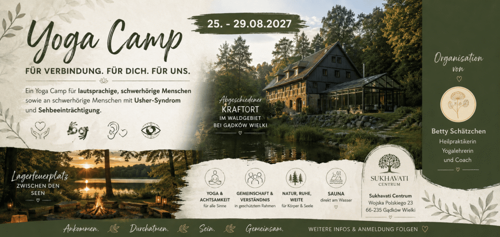 Landschaft mit See und Sonnenuntergang neben einem großen historischen Gebäude im Wald, darüber Text zu Yoga Camp 25. bis 29.08.2027 mit Angaben zu Zielgruppe, Aktivitäten und Veranstaltungsort Sukhavati Centrum.